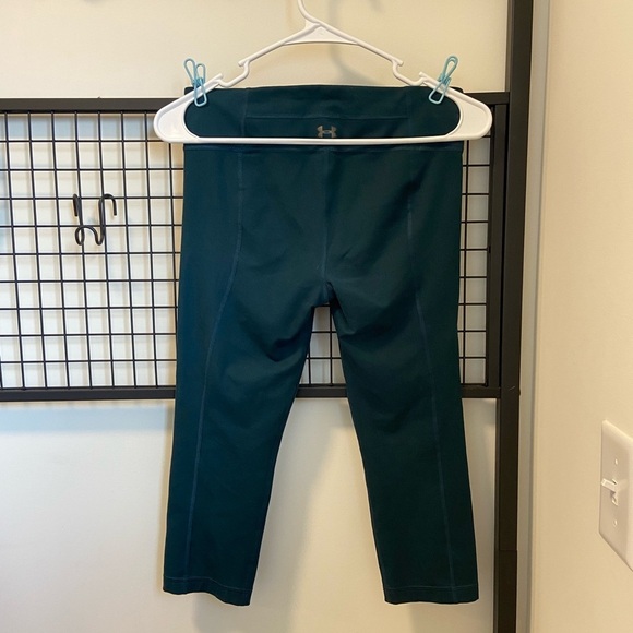 NWOT | Under Armour women’s capri‎ leggings — small/medium - Picture 3 of 4